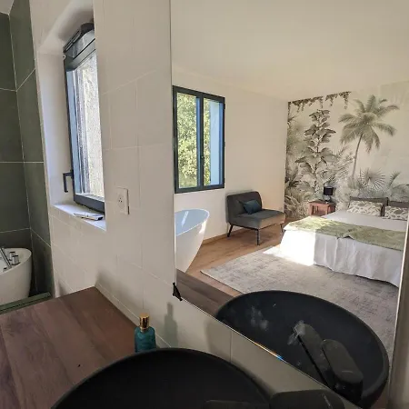 Propriete En Pleine Nature,grands Espaces,, Perigord Noir, Piscine Chauffee, Climatisation,wifi Villa *