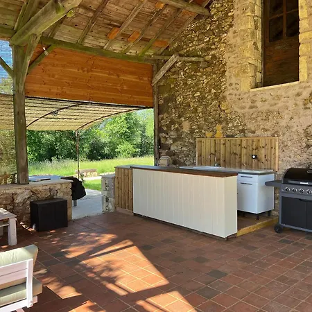 Villa Propriete En Pleine Nature,grands Espaces,, Perigord Noir, Piscine Chauffee, Climatisation,wifi *