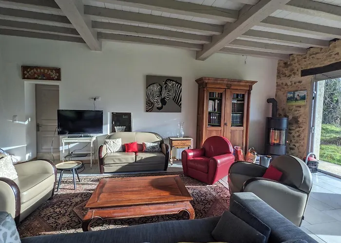 Propriete En Pleine Nature,grands Espaces,, Perigord Noir, Piscine Chauffee, Climatisation,wifi