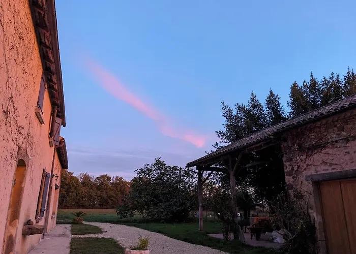 Villa Propriete En Pleine Nature,grands Espaces,, Perigord Noir, Piscine Chauffee, Climatisation,wifi