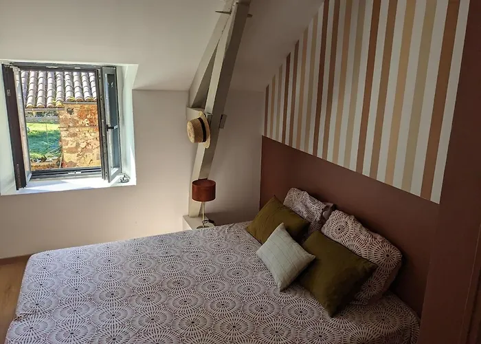 Propriete En Pleine Nature,grands Espaces,, Perigord Noir, Piscine Chauffee, Climatisation,wifi