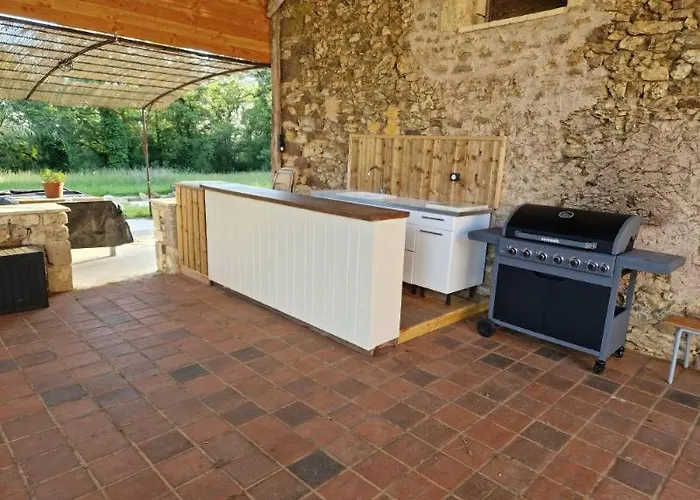 Propriete En Pleine Nature,grands Espaces,, Perigord Noir, Piscine Chauffee, Climatisation,wifi Villa